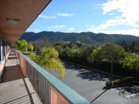 Oakridge Inn - Mountain view
