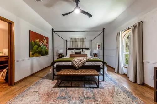 Spacious 90-acre Ranch Ideal for Families Reunions Events Sleeps 13 San Marcos River Access Hotels in Gonzales County