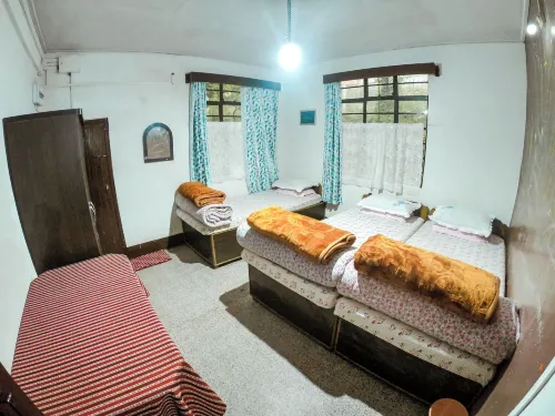 Denzong House & Restaurant Hotels in Kalimpong