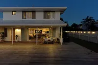 Tugun Retreat - 5BRM Home with Pool! Hotels in Currumbin