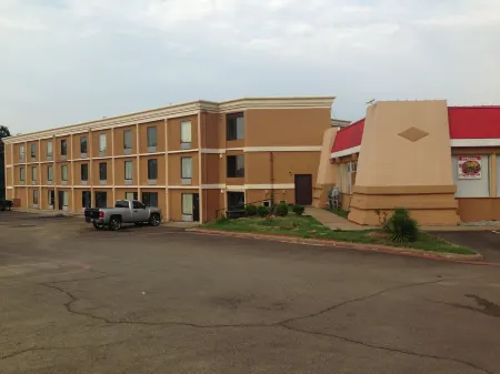 Executive Inn Отели в г. Маунт-Плезант