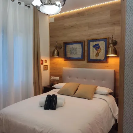 9 Private Rooms Отели рядом с достопримечательностью «Parc Dolores Ibárruri»