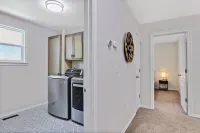 Spacious 4BR Meridian Home – Near Dining & Parks - 빌라