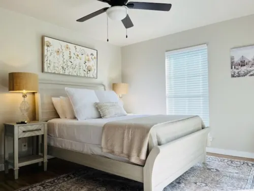 Local Host - The Pink Door - 2 Bedroom Home Hotels in Liberty Hill