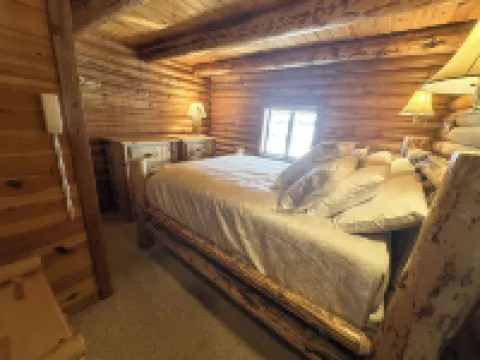 Stanley House - Hillside Cabin with Panoramic Views of the Sawtooth Mountains Hotels in Custer County