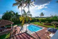 Chalet Villa Puebla Hotels in El Eden