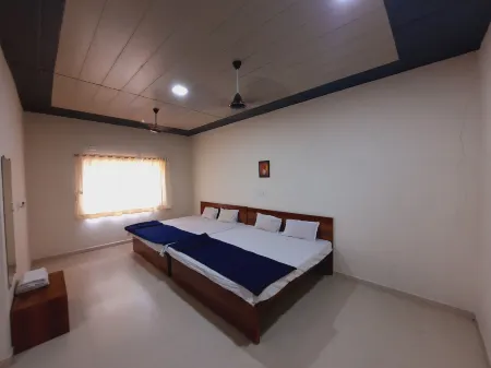 Anant baug Resort Отели в г. Исамб