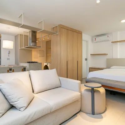 Xtay Soho Florianópolis - Estúdio Com Cozinha próximo ao Beira-Mar Norte Отели рядом с достопримечательностью «Лестница Росариу»