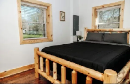 Cozy Cabin on the Creek with Hot Tub!