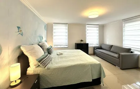 My apartment, City Garden, terrace, air conditioning, 6 persons