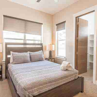 Mountains and Horses and Deer, Oh My! Rooms