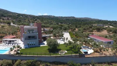 Luxury Villa Oasis 11 Bedrooms with Heated Pool