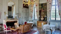 Château de La Rivière Hotels in Manou
