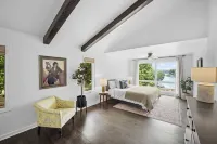 Hummingbird Home by AvantStay Boat House Dock