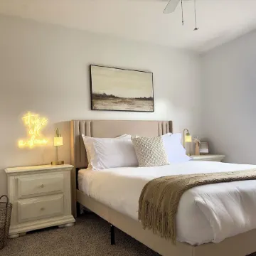 Cozy 2/1 Close to Theme Parks!