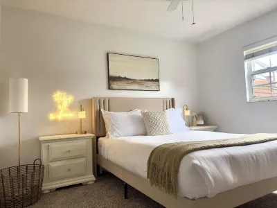 Cozy 2/1 Close to Theme Parks!