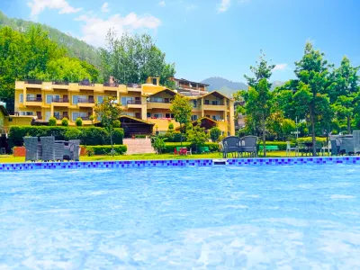 Foxoso Misty Oaks Resort Hotels near Kainchi Dham - Shri Neeb Karori Baba Ashram