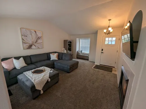 Cozy North Keizer Retreat