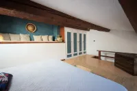 Rare Cassis duplex apartment, 5 minutes from the beach and port on foot