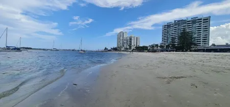 Unwind in Comfort, A Perfect Getaway Awaits Centrally Located Near All Amenities Отели рядом с достопримечательностью «Chinatown, Gold Coast»