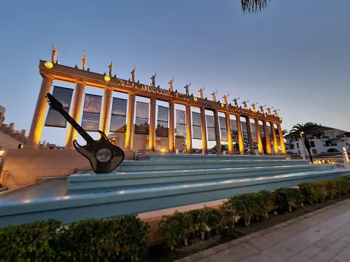 Exclusive apartment with breathtaking sea view, only 100m to the sea,heated pool