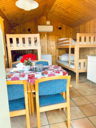 Hälleviks Strandstugor Отели в г. Сёльвесборг