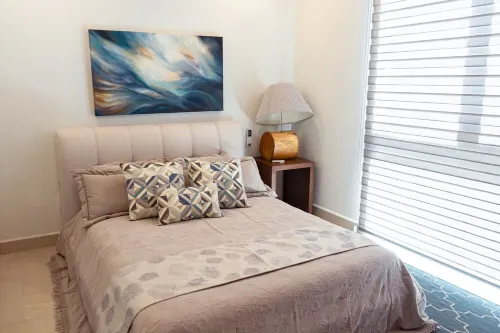 Villa Magnolia, Lux condo, steps from the beach.