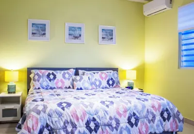 Casa Venus #3 - Charming apt w/king bed, patio - steps to Isla Verde beach