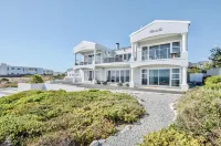 Majestic hill-top 5-star awarded boutique Penthouse. Hotels near Yzerfontein Main Beach