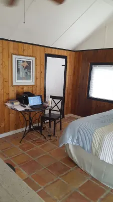 OSWEGO LAKEFRONT STUDIO