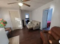 (F2) 2bdrm Syracuse University living, near Destiny.