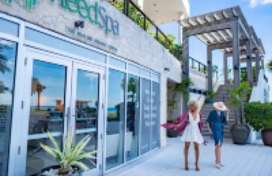 Close to Beach w/ Views. Pool & Gym. Pet Friendly