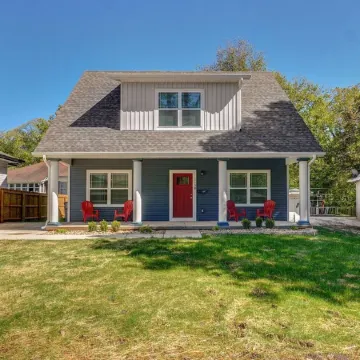 Maryland St. House 4 Bedroom near Missouri State University & Mercy Hospital.