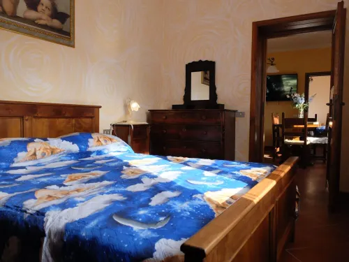 La Cheta - House in the hills with garden, between Lucca and the beaches of Viareggio