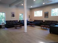 3 Min. to Dreams Park, 33 ft. Long Heated Pool, Clean and Updated. Fun & Private Hotels in Otsego