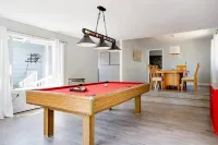 Seattle Spacious Modern Comforts Hotels in White Center