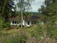 Holiday home complex Hilkenberg: House 3 with fireplace and. wild and romantic garden Hotels in Bodenfelde