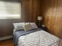 Family Fun, amazing sandy waterfront, boating, fishing and hunting Hotel a Clay Township