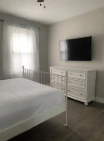 Cozy Downtown Retreat Near LakePoint Sports Center