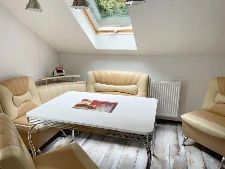 Fewo mit Balkon Direkt am Wald und Wanderweg, DG, Ruhe Pur, 2-4 Pers , Wlan Grat Отели в г. Бад-Закса