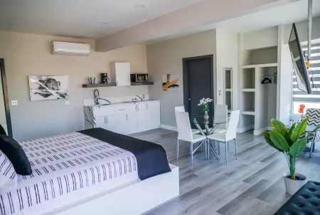 Downtown Studio Apartments 1 Отели рядом с достопримечательностью «Avenida Revolution»