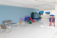 Luxurious Ocean Front 19th Floor 3 Bed Apartment