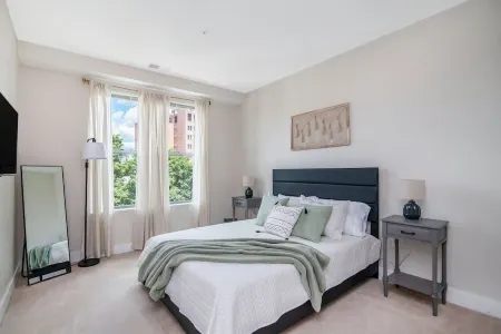 Chic 1 bed Apt + Rooftop & Gym - Downtown Stamford