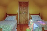 THE CHALET &  Teacastle cottage, Unique private artist cottage in organic garden Hotel a Waimarama