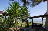 S-Docker 2 Beachfront Villa, Vourvourou by Halkidiki Villas Hotels near PLAY Fun Park-Luna Park