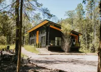 Scandinavian Cozy Cabin in the Woods