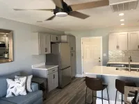 Waterfront one BR condo in beautiful Venice Beach FL. Pool, beach and marina. - 2 ดาว