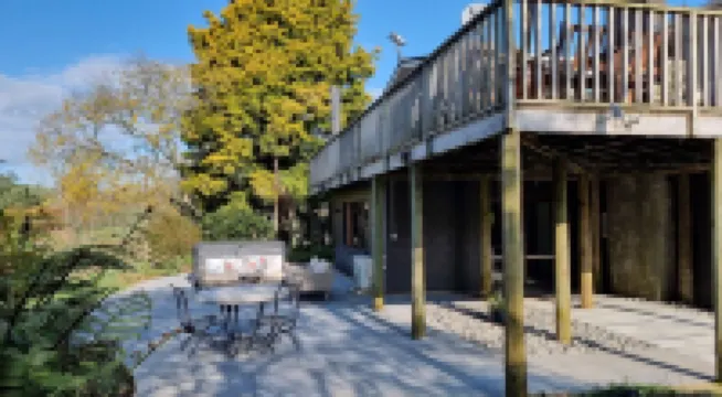 Relax at Stagga Arcadia, tranquil 1 bedroom suite on rural farmlet with spa 酒店