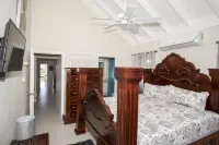 Clean & Cozy 3 bedroom Villa  — 5 min from the beach, close to major attractions