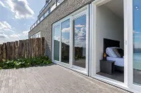 Unique Apartment Located on the Oosterschelde and Marina of Sint Annaland Hotel di Sint Annaland